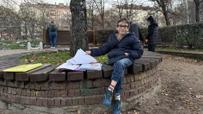 „Българската Коледа“ подпомага лечението и рехабилитацията на дете със слухова загуба