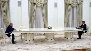 Владимир Путин е готов да започне разговори с Еманюел Макрон