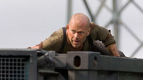 Брус Уилис предотвратява кибератака в „Умирай трудно 4.0“ по NOVA