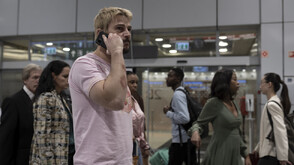 Джош Хартнет оцелява сред десетки наемни убийци в "Убийствен полет" по NOVA