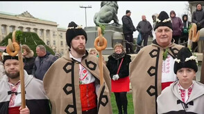 Коледари наричат за здраве в центъра на Русе