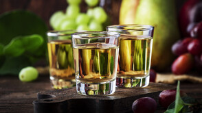 Намалява консумацията на домашно произведена ракия, младите не пият