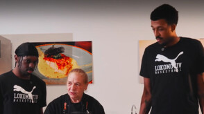 Чуждестранни баскетболисти на "Локомотив" Пловдив се учат да месят питка