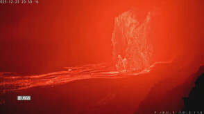 Вулканът Килауеа отново впечатли със зрелищни огнени фонтани от лава (ВИДЕО)