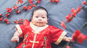 Известен китайски художник стана баща на 87 години