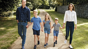 Принцеса Кейт и дъщеря й Шарлот отправиха музикален поздрав по случай Рождество (ВИДЕО)