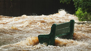 "Асошиейтед прес": Калифорния още е изложена на опасност от наводнения