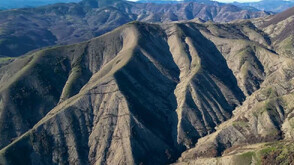 „Дотам и обратно”: Поразяващите сетивата пейзажи от родопския връх Радимар (ВИДЕО)
