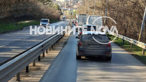 Верижна катастрофа затруднява движението по пътя София - Варна край Велико Търново (СНИМКИ)