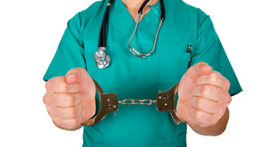 Разследват петима лекари след смъртта на майка и дъщеря в Италия