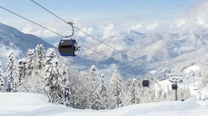 Четирима ранени след инцидент с лифт в Италия, около 100 души останаха блокирани