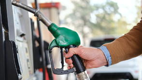 Преди приемането на еврото: Презапасяват ли се шофьорите с гориво