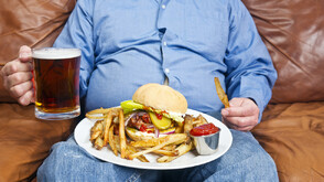 От трапезата до спешното отделение: Лекари отчитат множество случаи на преяждания по празниците