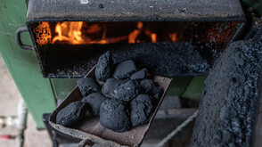 Забраниха отоплението на твърдо гориво в 9 района на София