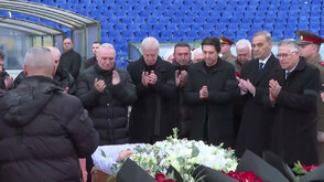 България се прощава с великия Димитър Пенев, "четата" му от САЩ'94 го изпрати със сълзи и аплодименти