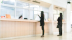 Експерт: Хората да обменят левове в евро в банката, в която имат открита сметка