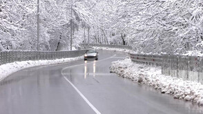 Оранжеви и жълти кодове за дъжд, сняг и поледици в цяла България в събота
