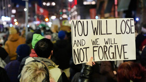 Продължават протестите срещу убийството на жена от агенти на ICE в САЩ, студенти се включиха в демонстрациите