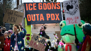 Хиляди на протест срещу имиграционната служба ICE в Минеаполис