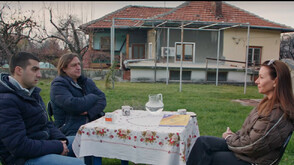 „Да хванеш гората”: Баща и син заменят счетоводството с производство на традиционни колбаси (ВИДЕО)