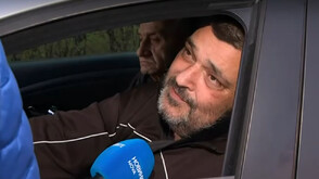 След вълна от съпричастност: Самотен баща вече има нова инвалидна количка и кола