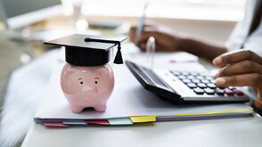 Лихвата по кредитите за студенти пада от 7 на 3%