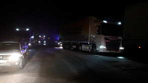 Две катастрофи с тирове временно блокираха международния път за "Дунав мост 2" (СНИМКИ)