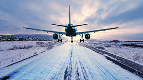 Студ скова Турция, отмениха над 100 полета от и до Истанбул