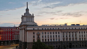 Опонент или съюзник: Коментарът на партиите ден след оставката на Радев