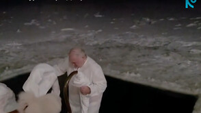 Лукашенко отбеляза Богоявление с традиционно ледено гмуркане (ВИДЕО)