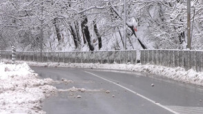 Затвориха Троянския проход заради обилен снеговалеж