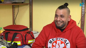 Парамедикът, певец и учител от Елена: Сава Матеев помага на хората с музика и професионализъм