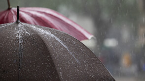 Жълт код за значителни валежи в 11 области на страната