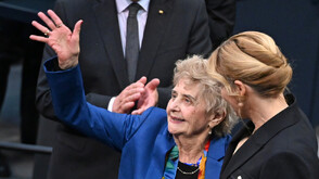 "Нека споменът доведе до отговорност": Оцеляла от "Аушвиц" с реч пред Бундестага за Международния ден в памет на жертвите на Холокоста