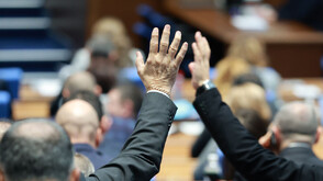 Депутатите разглеждат два законопроекта за промени в Изборния кодекс