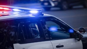 След гонка: Задържаха 19-годишен шофьор на тир без книжка, баща му опита да осуети ареста