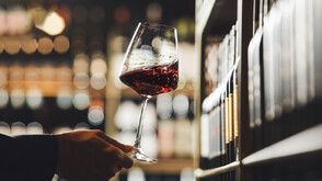 Подводна изба: Как вино в Чили отлежава на дъното на океана