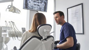 Осъдиха двама зъболекари за изваждане на 11 здрави зъба