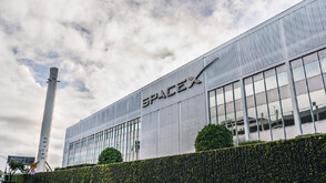 Мъск слива xAI със SpaceX, за да изгради космически центрове за данни