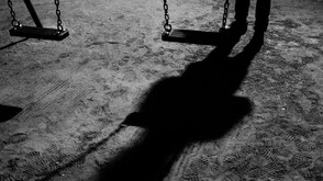 53-годишен мъж е обвинен в блудство с две деца в Лом, пуснаха го с „подписка“