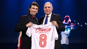 Кристо Стоичков влиза в ролята на Христо Стоичков на големия екран