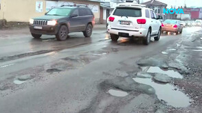 Опасни дупки по Околовръстното шосе на София затрудняват движението