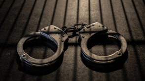 Арестуваха двама мъже за въоръжен грабеж от денонощен магазин в Пловдив