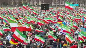 Десетки хиляди излязоха на протест срещу режима в Иран в няколко града по света