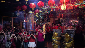 Близо 2 милиарда души по света отбелязват Китайската Нова година