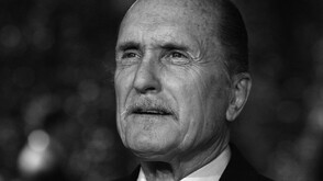 Холивуд скърби за загубата на Робърт Дювал