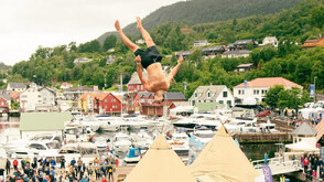 „Несигурността може да ме погуби или осакати”: Говори световният рекордьор по death diving