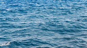 Рибарски кораб с трима души изчезна в морето край „Маслен нос”