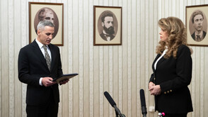 Андрей Гюров представи списък със служебни министри