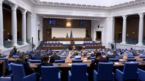 След представянето на служебен кабинет: Политическите реакции